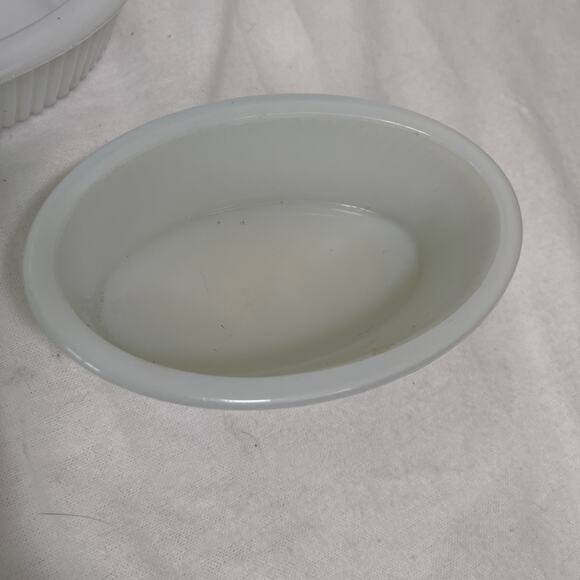 Milk Glass Oval Ramekins X3- Different Sizes and Shades. - Picture 4 of 9